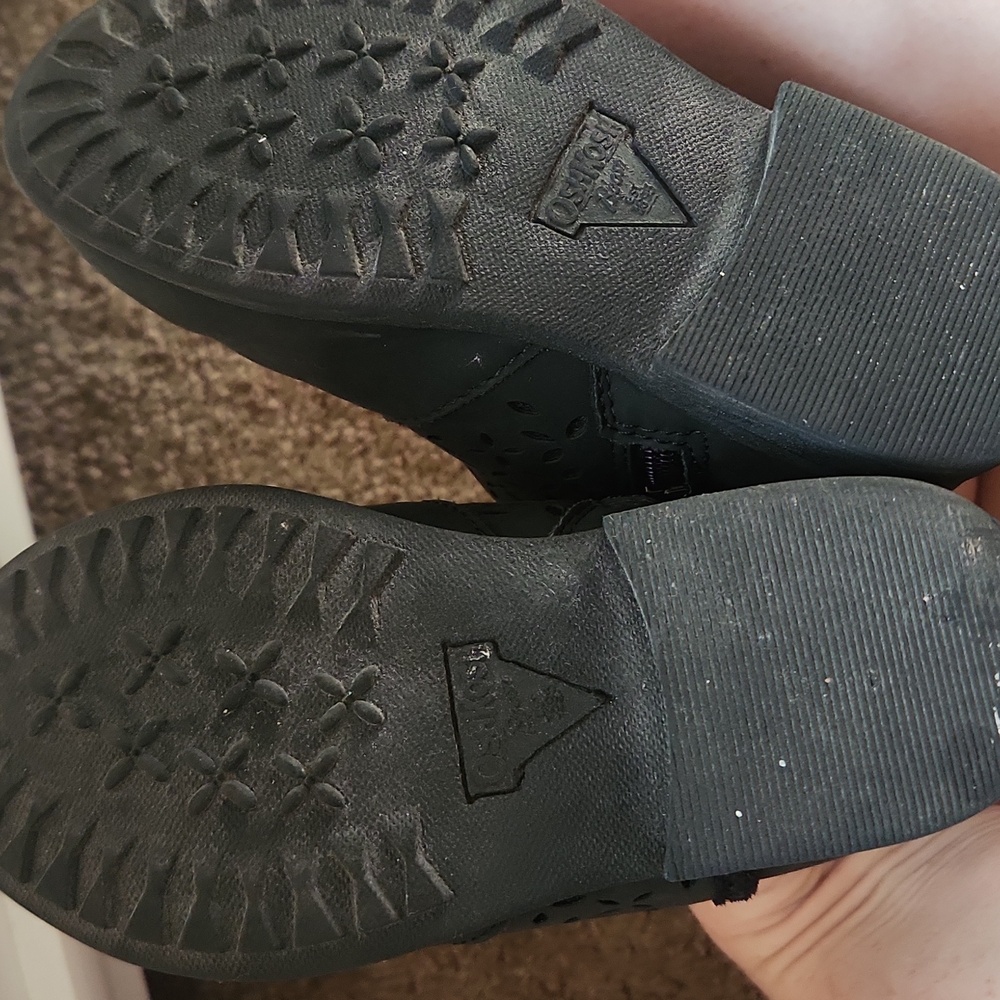 Osh Kosh B'gosh Estelle Booties- 10 T - Picture 7 of 8